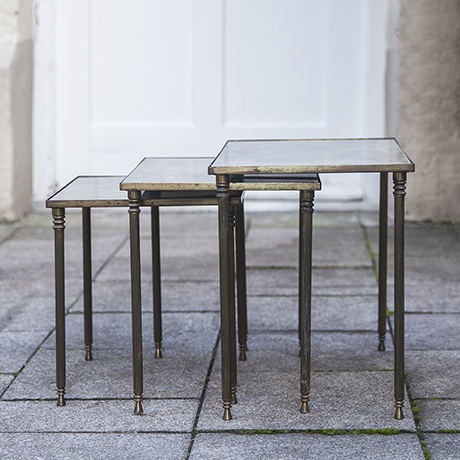 Maison_Baguees_nesting_tables_french