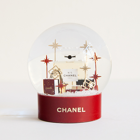 Chanel-Schneekugel-rot-Number-5