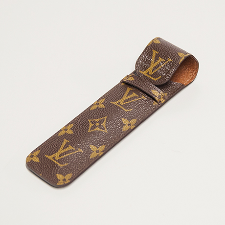 Louis-Vuitton-pen-case-leather