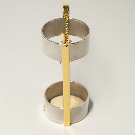 Gucci-bottle-holder-golden