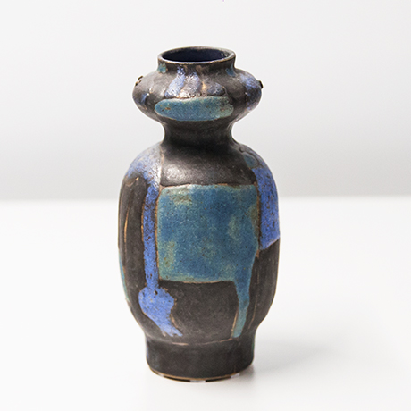 Beate-Kuhn-organic-vase-blue - 3 Beate-Kuhn-organic-vase-blue