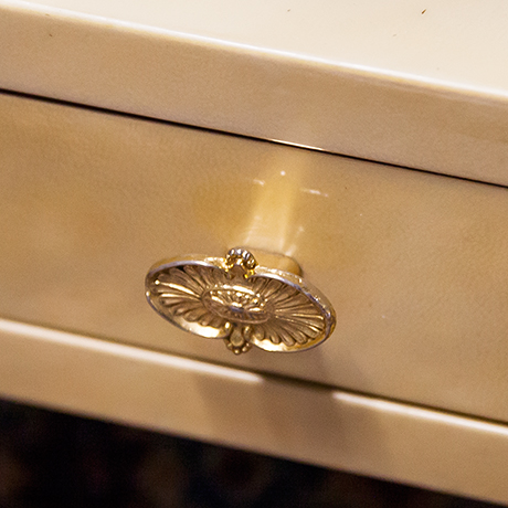 Aldo-Tura-Nachttische-beistelltisch-creme