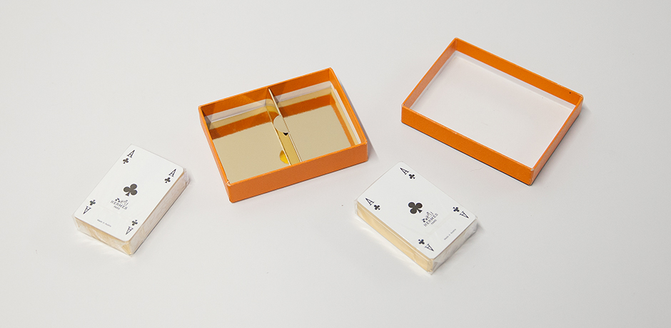 Hermès-playing-cards-dogs-box