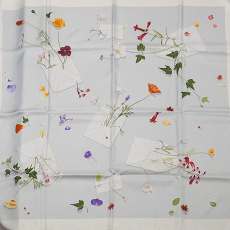 Hermès-Seidentuch-Des-Fleurs-pour-le-dire-Leigh-P-Cooke - 3 Hermès-Seidentuch-Des-Fleurs-pour-le-dire-Leigh-P-Cooke