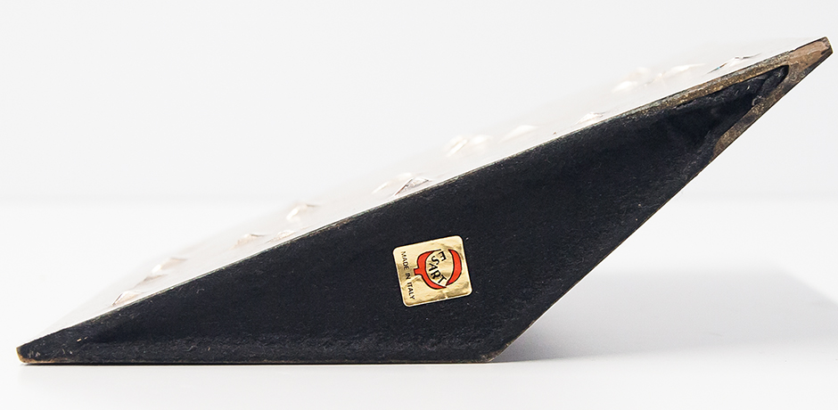 Esart-Carlo-Brera-vase-bronze-triangular