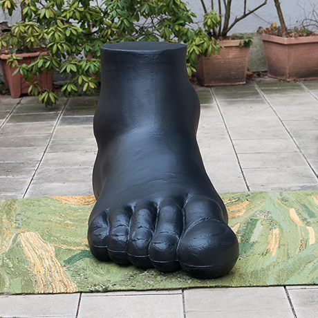 Gaetano-Pesce-Gavina-fuss-sessel-schwarz - 3 Gaetano-Pesce-Gavina-fuss-sessel-schwarz