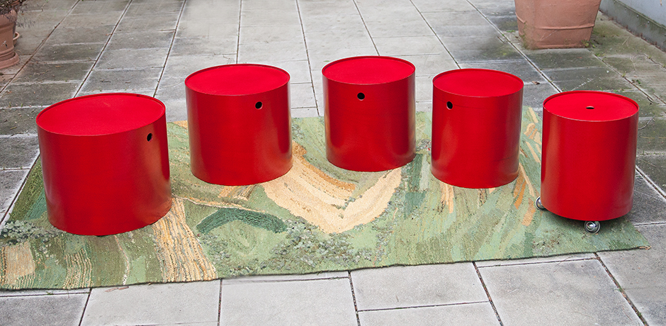 Verner-Panton-table-stools-red-stackable_10