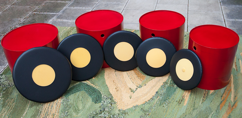 Verner-Panton-table-stools-red-stackable