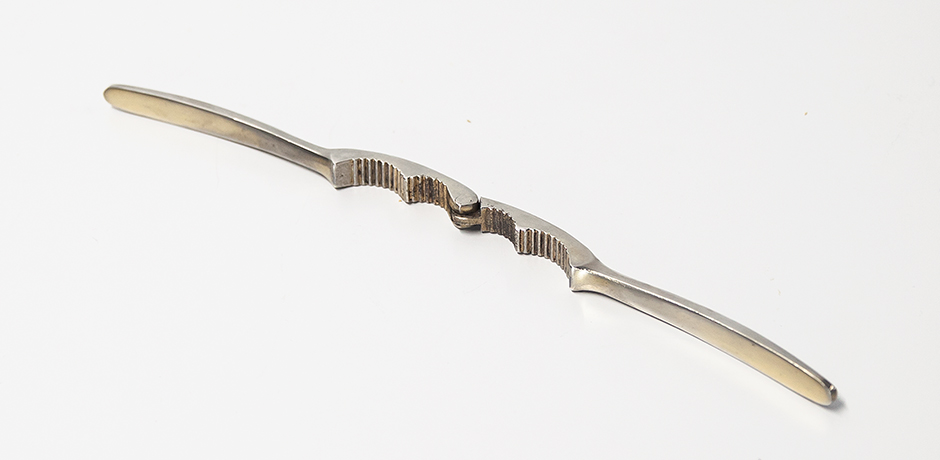 Aldo-Tura-Goatskin-nussknacker-nutcracker