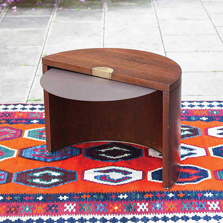 Schlichtes DesignAndre-Putman-side-table-steel-Hotel-Wasserturm