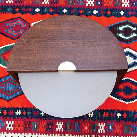 Andre-Putman-Hotel-Wasserturm-beistelltisch-couchtisch-stahl