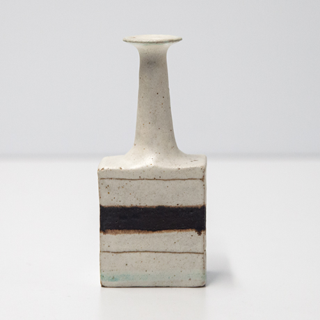 Schlichtes DesignBruno-Gambone-Greige-Ceramic-Vase-striped