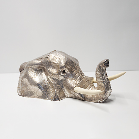 Schlichtes DesignFranco-Lapini-elephant-wine-cooler-silver