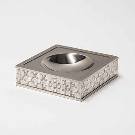 Schlichtes DesignGucci-ashtray-bowl-silver