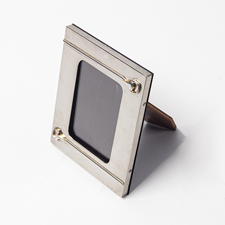 Gucci-picture-frame-silver-horseshoe