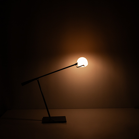 Paolo-Rizzatto-Gino-Sarfatti-Arteluce-tischlampe-verstellbar