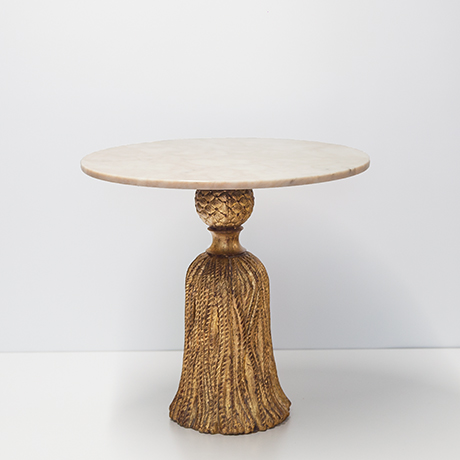 Schlichtes DesignTassel-side-table-marble-golden