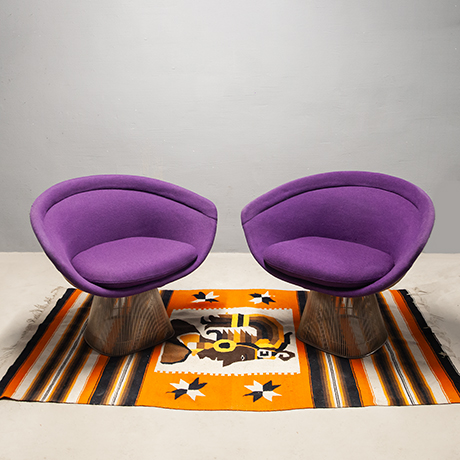 Schlichtes DesignWarren-Platner-Knoll-International-lounge-chairs-purple-fabric