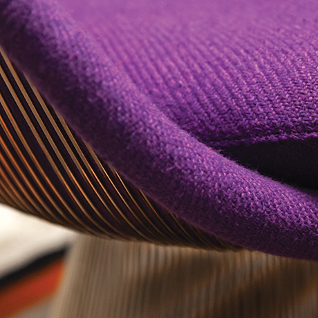 Warren-Platner-Loungesessel-lila-stoff