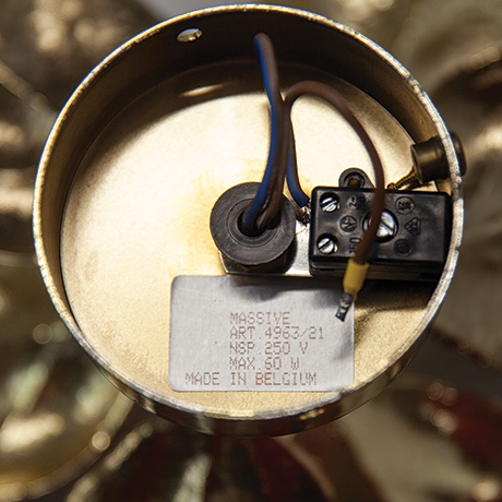 Willy-Daro-wall-lamp-Golden-Flower-Massive