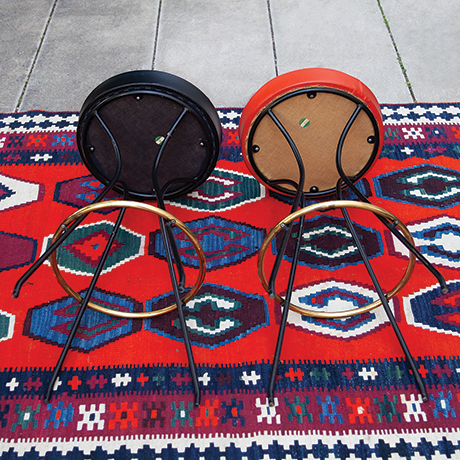 bar-stool-leather-black-red-vintage