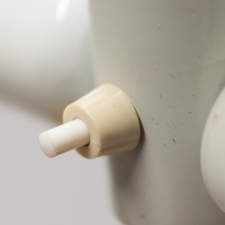 table-lamp-seashell-porcelain-golden