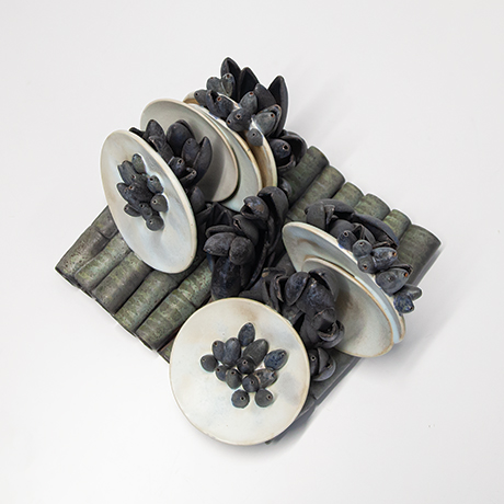 Beate-Kuhn-shell-ceramic-sculpture-staggered