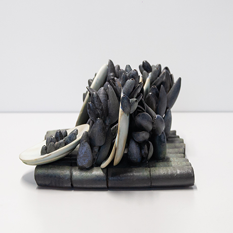 Beate-Kuhn-shell-ceramic-sculpture-staggered