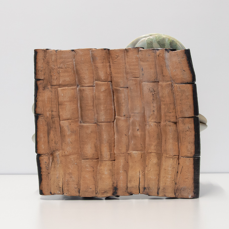 Beate-Kuhn-shell-ceramic-sculpture-staggered
