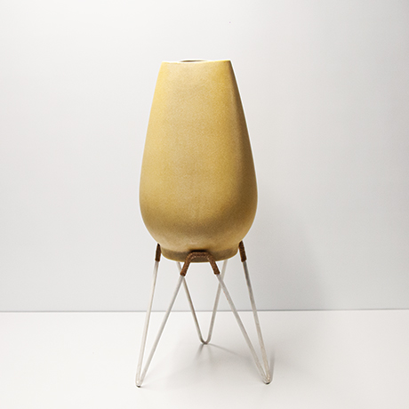 Ceramic-Vase-yellow-white.metal-base