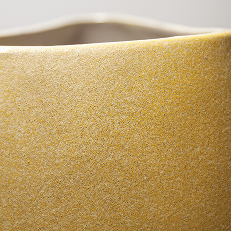 keramik-vase-gelb-gestell