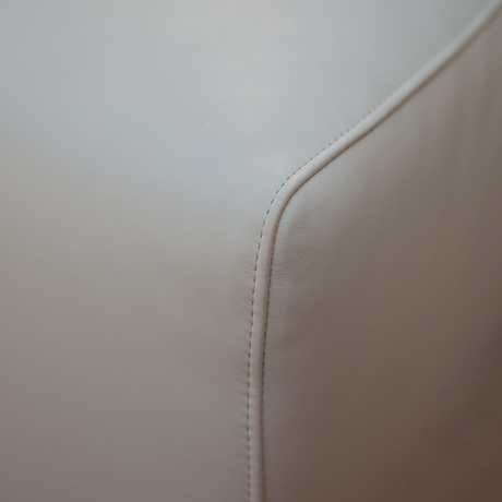 Antonio-Citterio-Flexform-Thomas-sessel-weiss-leder