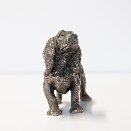 Gucci-hund-silber-objekt