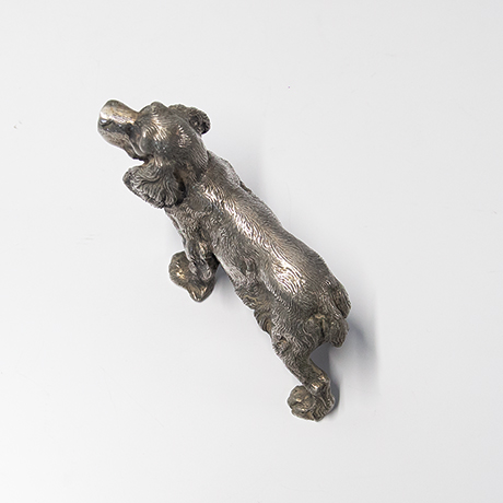 Gucci-hund-figur-objekt-silber