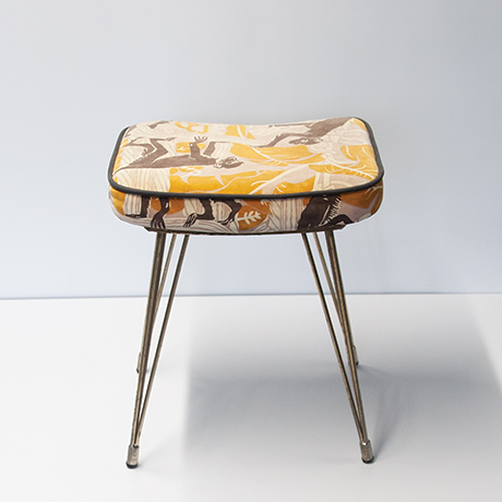 Svenskt-Tenn-hocker-affe-messing-rechteckig
