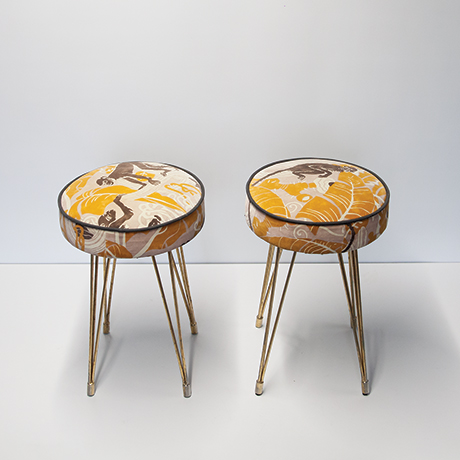 Schlichtes DesignSvenskt-Tenn-stools-Monkey-Round-Brass